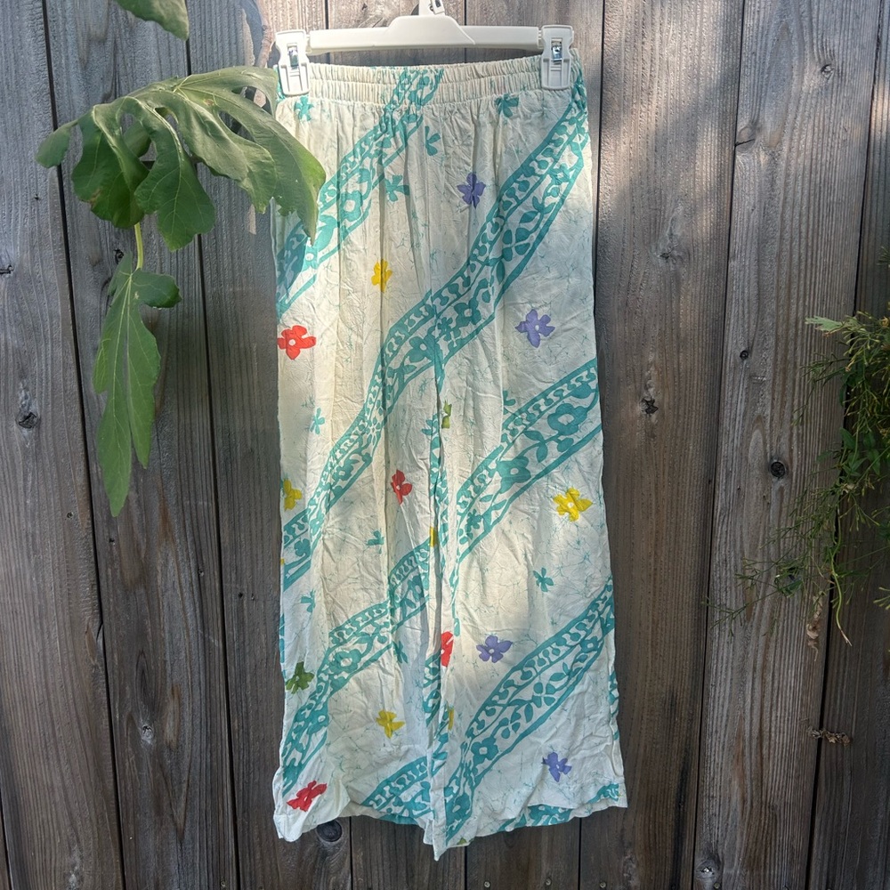 Flowy cropped pants